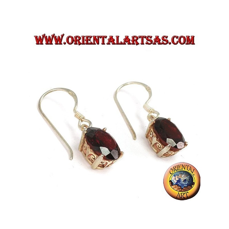 Pendientes de plata hechos a mano con granate oval natural