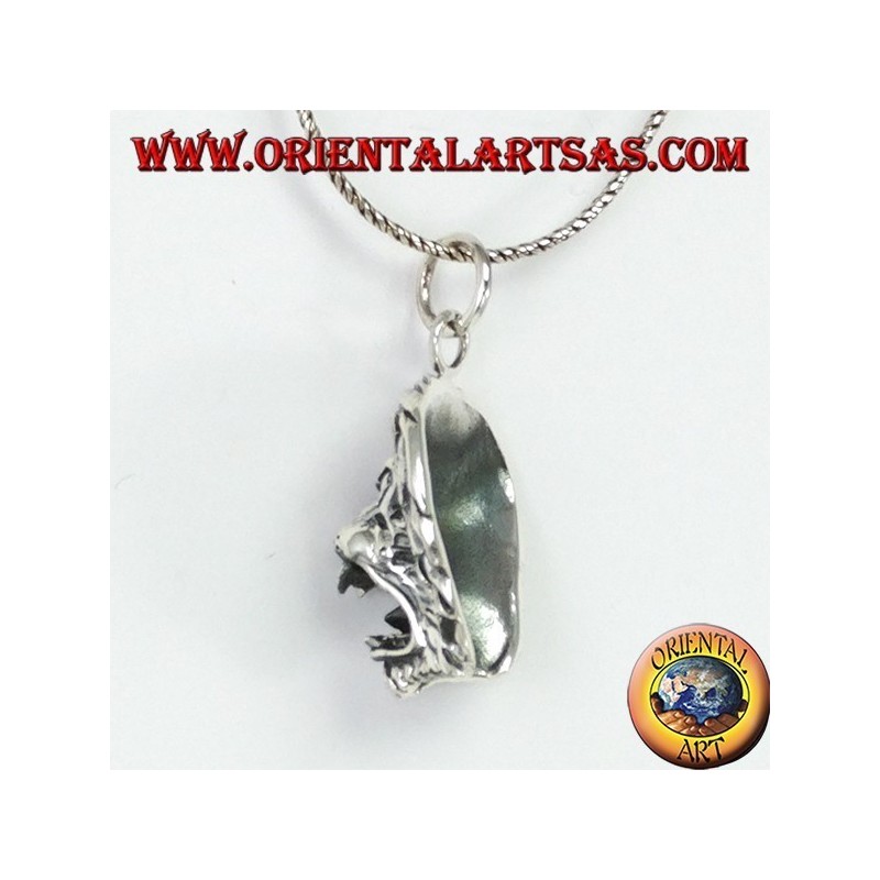 Silver pendant with an aggressive lion's head
