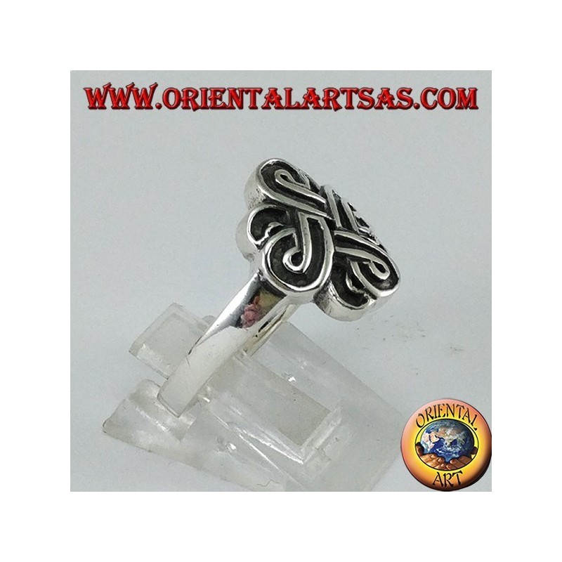 Silberner Ring mit dem Knoten von Saint John oder Bowens Knoten
