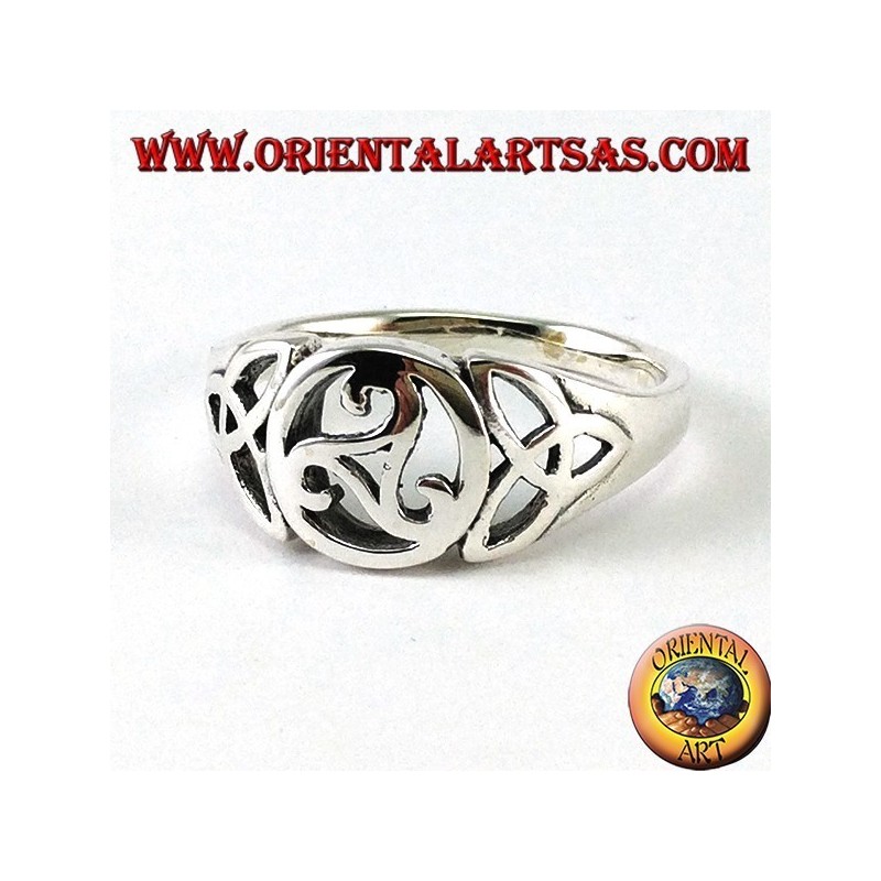 Anello in argento con triskell centrale e due nodi di tyrone