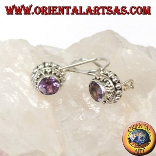 Silberohrringe mit kleinem facettiertem runden Amethyst
