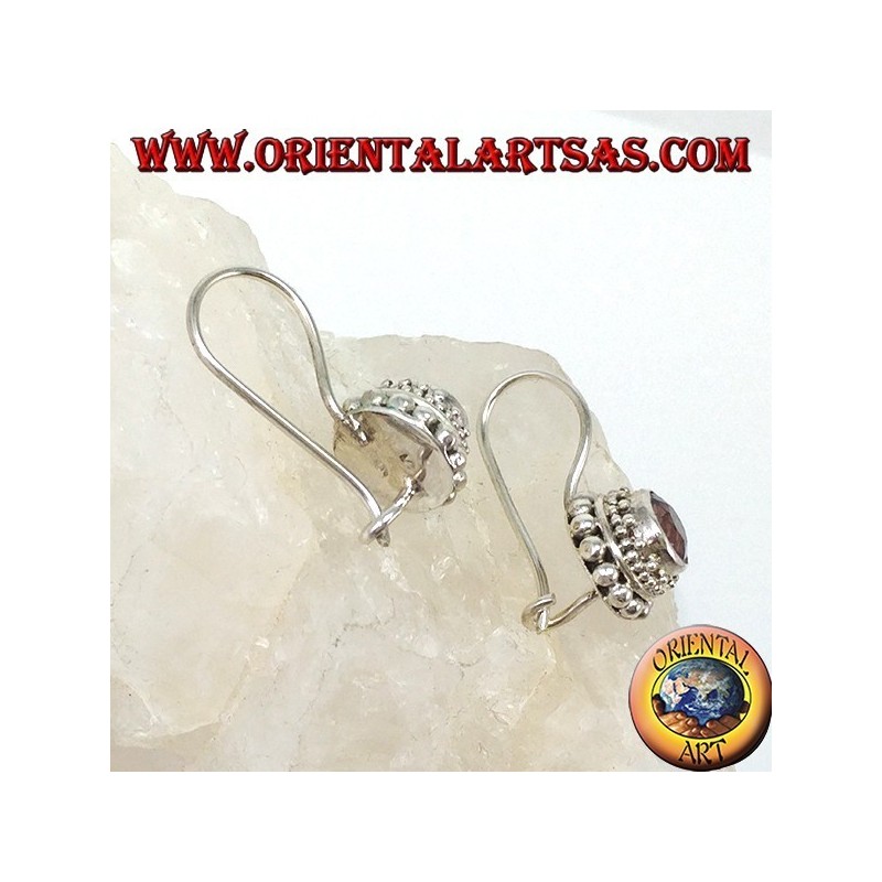 Boucles d'oreilles en argent avec petite améthyste ronde à facettes