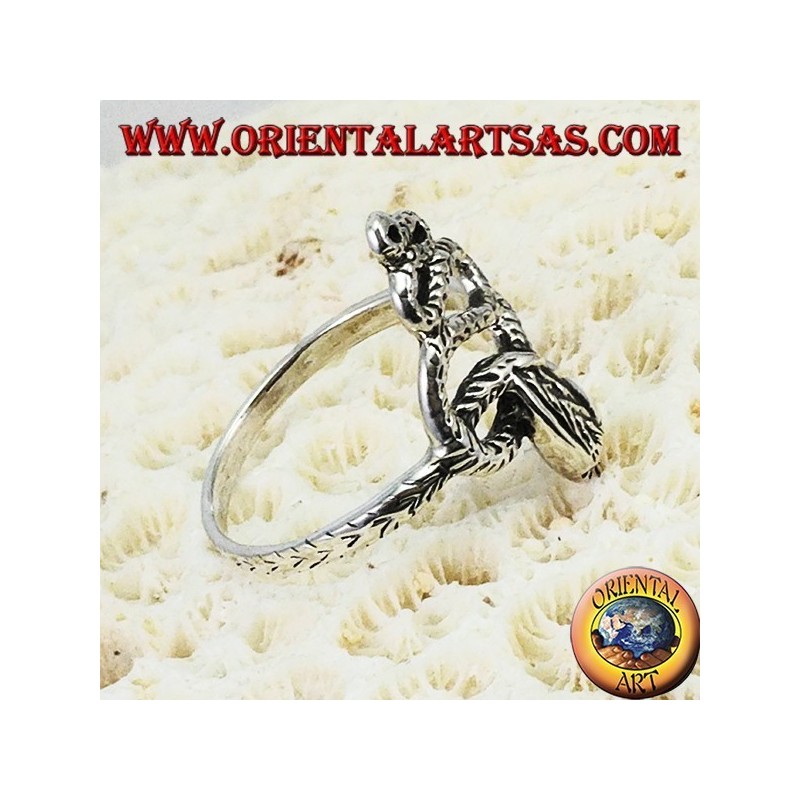 Bague en argent en forme de serpent cobra