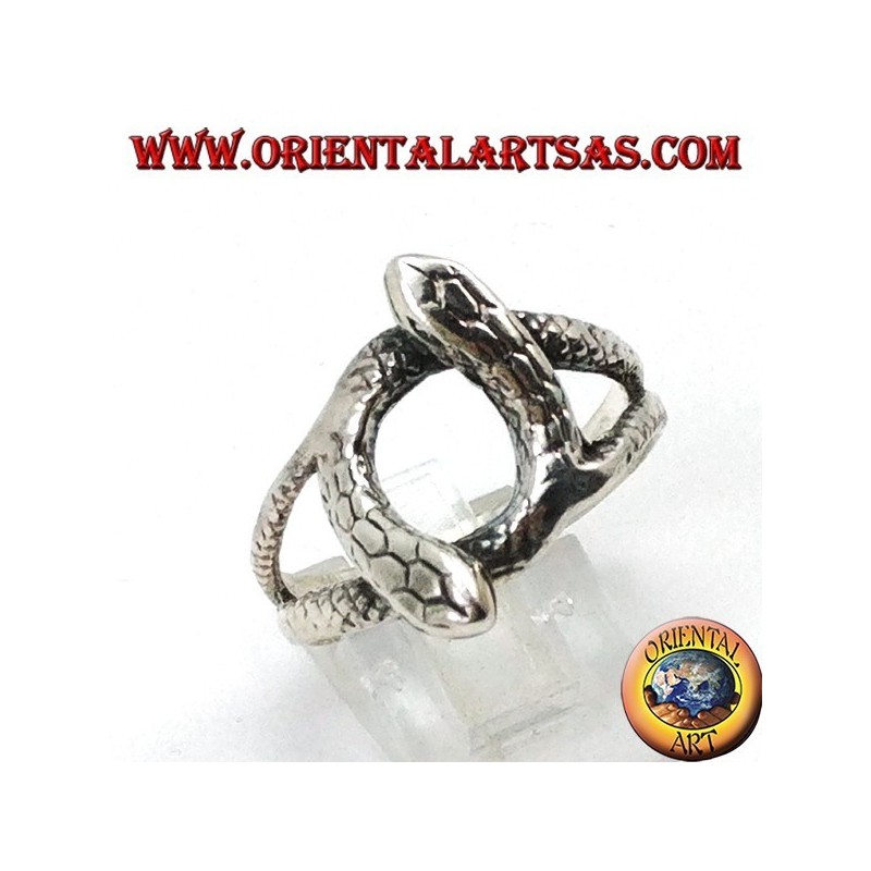 Silver ring with 2 snakes that rotate