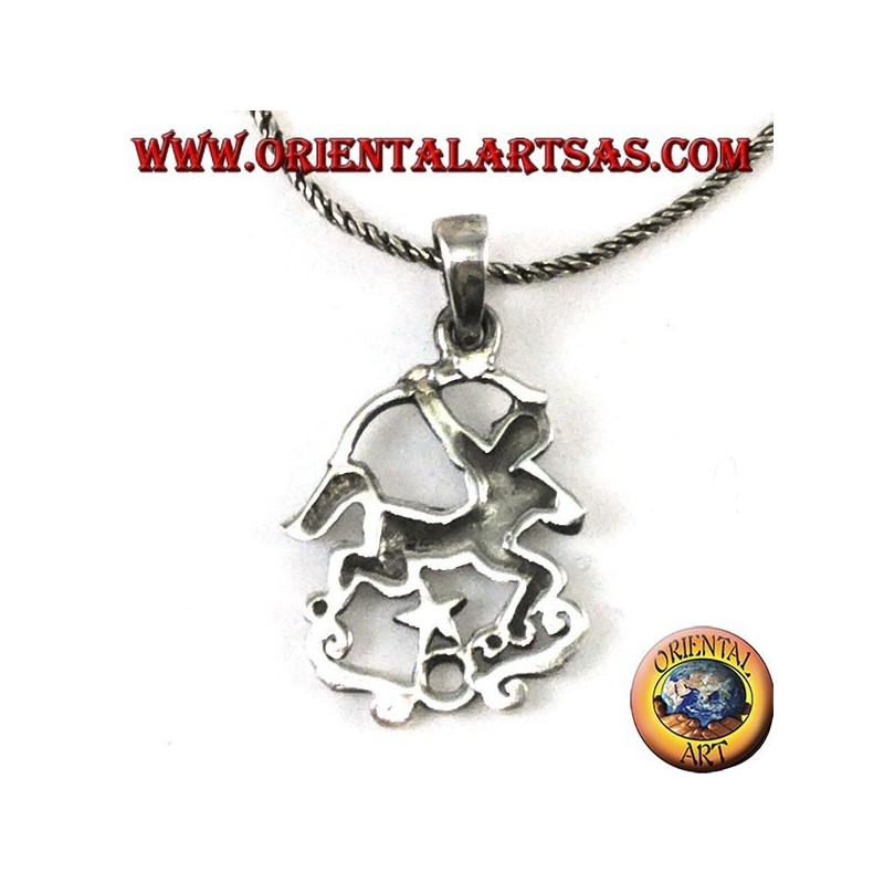 Colgante de plata con un centauro con arco y estrella