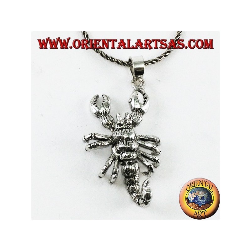 Pendentif Scorpion en argent avec 7 pièces mobiles. tridimensionnel