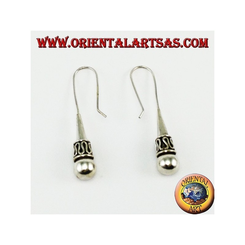 Pendientes de plata con una esfera de estilo balinés