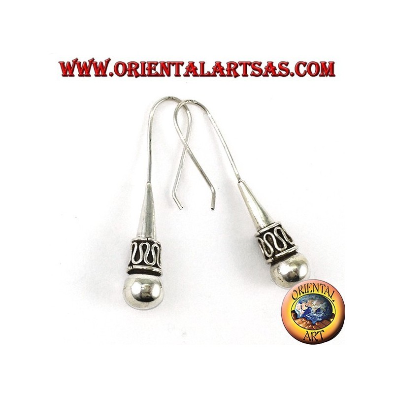 Boucles d'oreilles en argent avec une sphère de style balinais