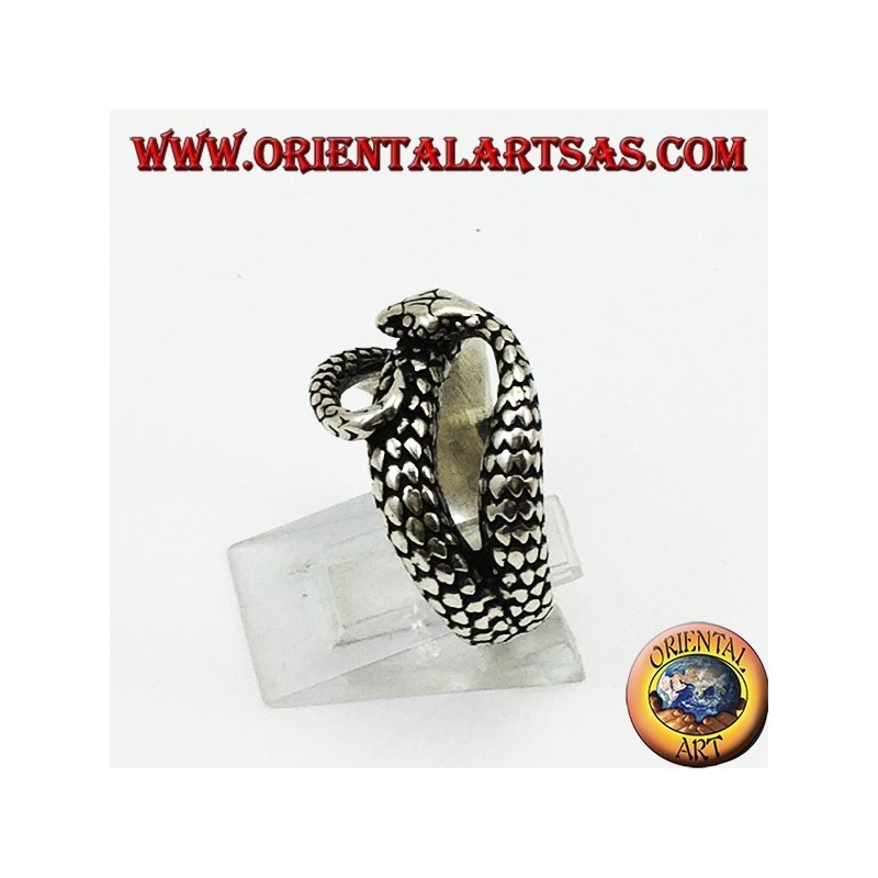 Bague en argent en forme de serpent cobra qui mord