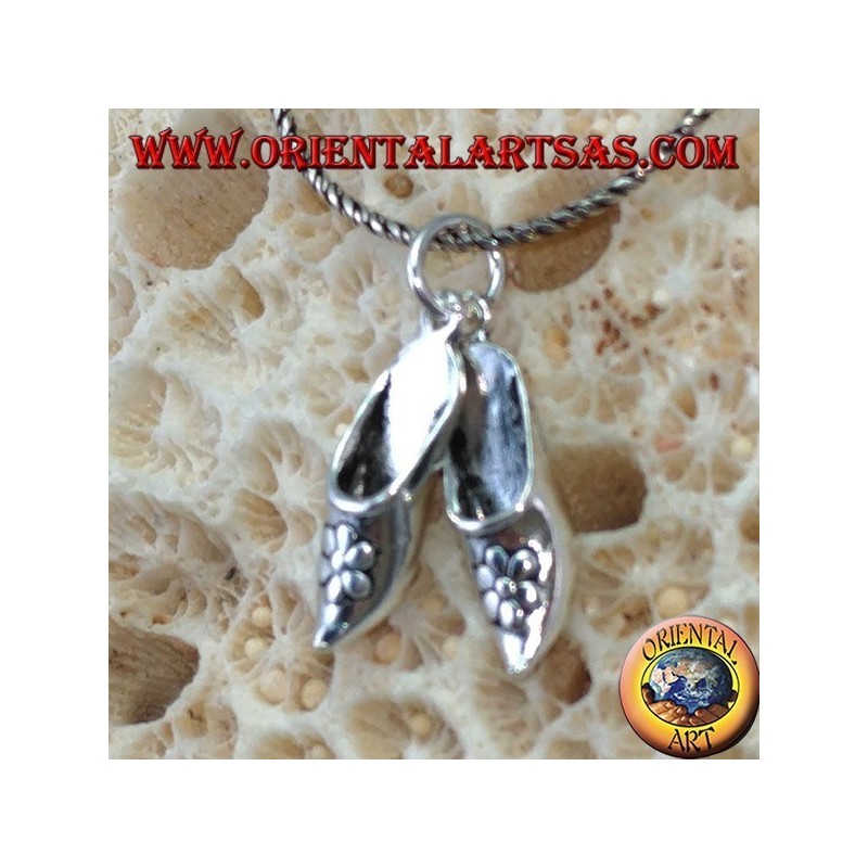 Silver pendant pair of Indian shoes with flower