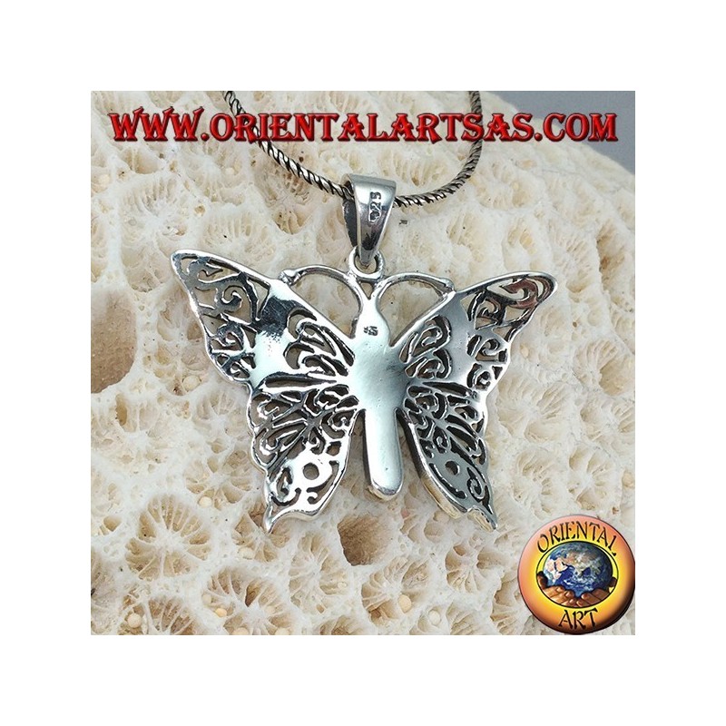Pendentif en argent sous la forme d'un grand papillon