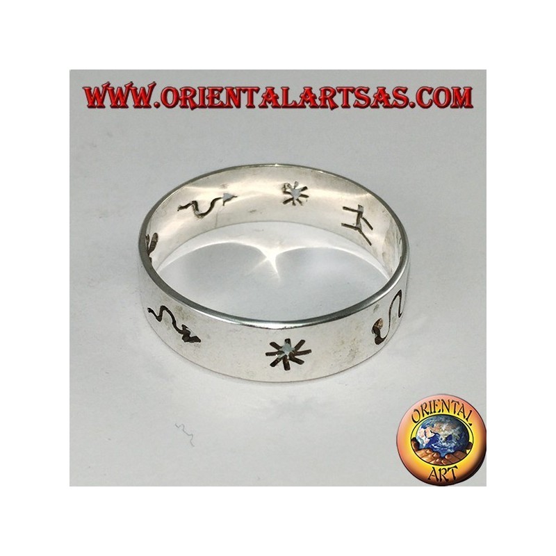 Bague en argent sculptée à la main