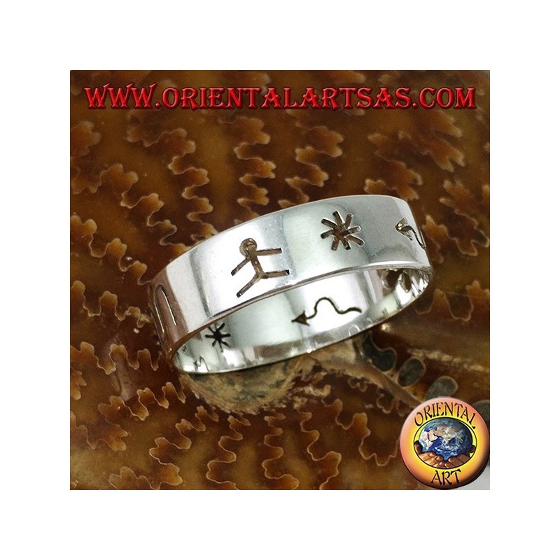 Anillo de plata tallado a mano