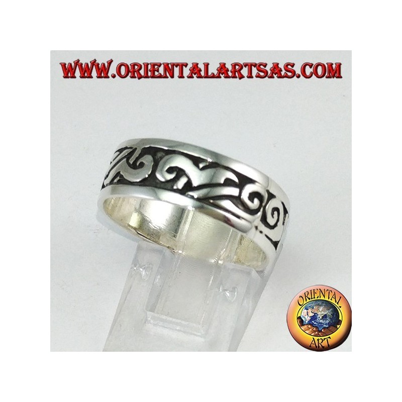 Anillo de plata con incrustaciones maoríes