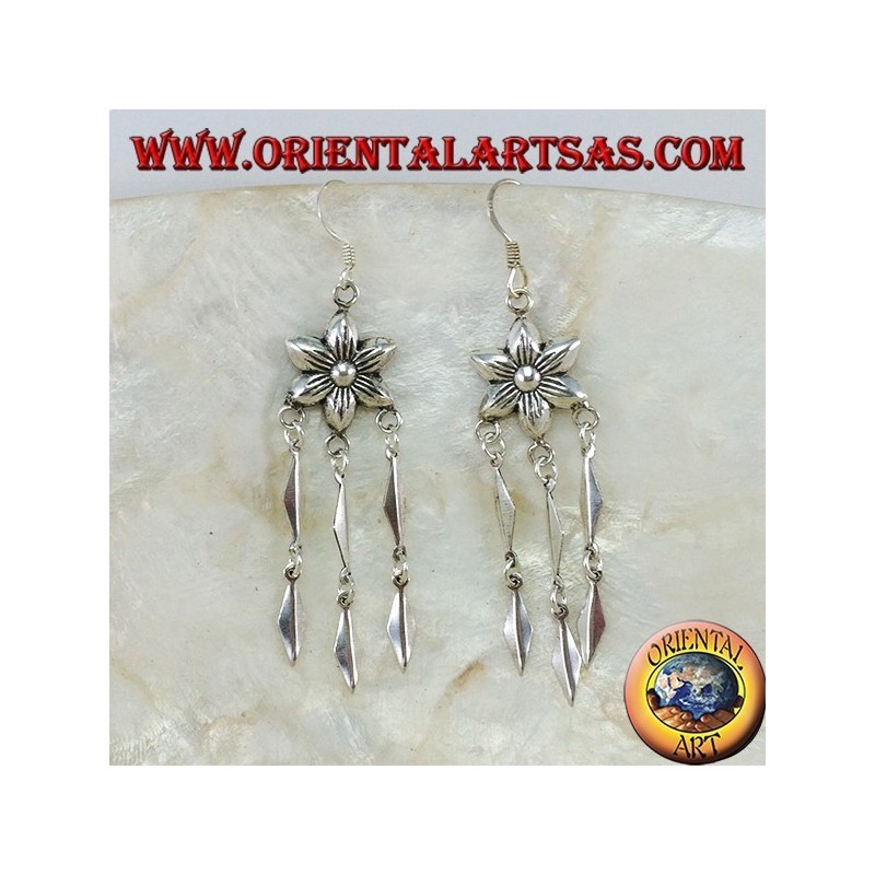 Boucles d'oreilles en argent, fleur avec trois longues pendentifs