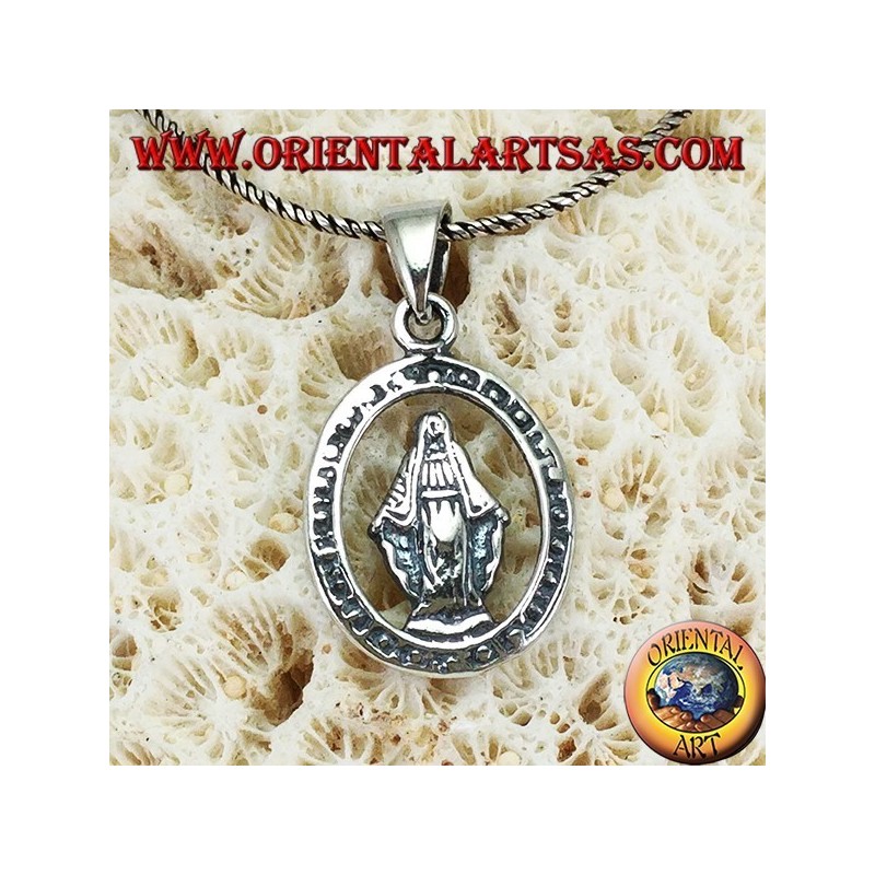 Pendentif en argent avec la Vierge de Lourdes