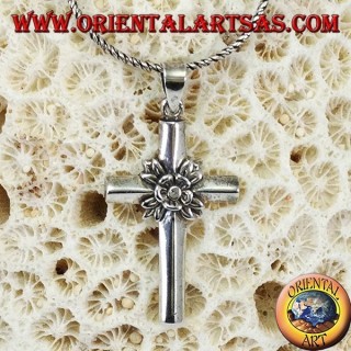 Pendentif en argent la rose dans la croix