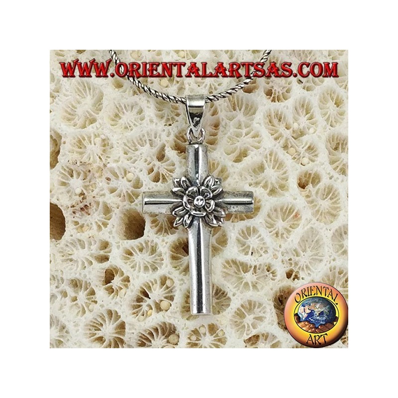 Pendentif en argent la rose dans la croix