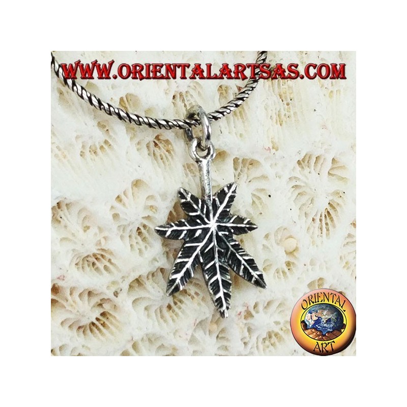 Pendentif en argent, feuille de chanvre cannabis