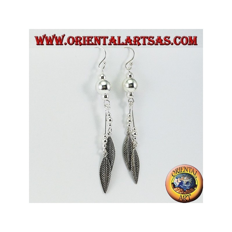 Orecchini in argento lunghi sfere con due piume