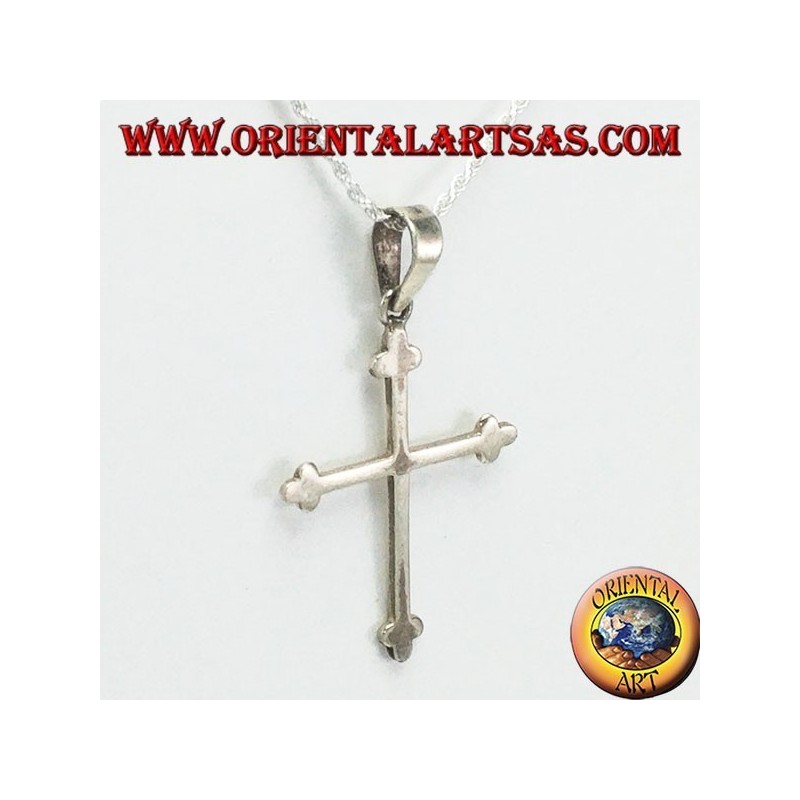 Pendentif en argent avec une simple croix ancrée