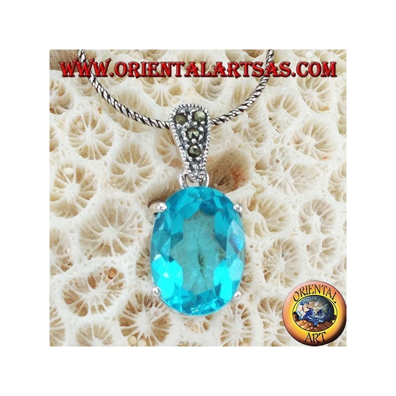 Pendentif en argent avec topaze bleue ovale