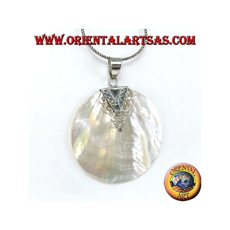 Pendentif avec nacre ronde et crochet en argent fait à la main