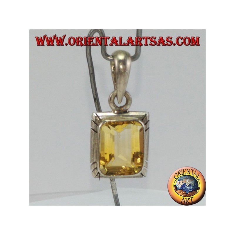 Silver pendant with natural rectangular Topaz