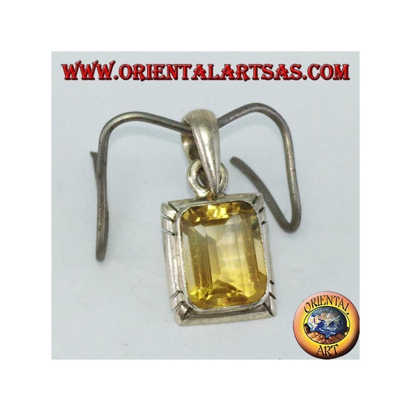 Silver pendant with natural rectangular Topaz