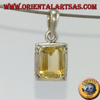 Pendentif en argent avec topaze rectangulaire naturelle