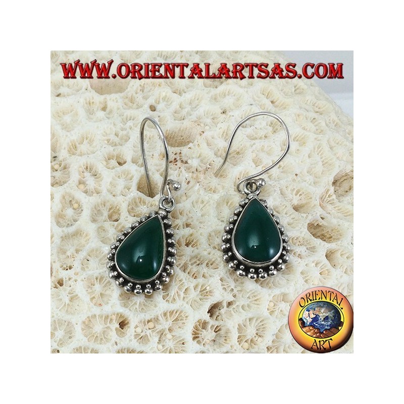 Boucles d'oreilles en argent avec agate verte goutte entourée de deux rangées de points