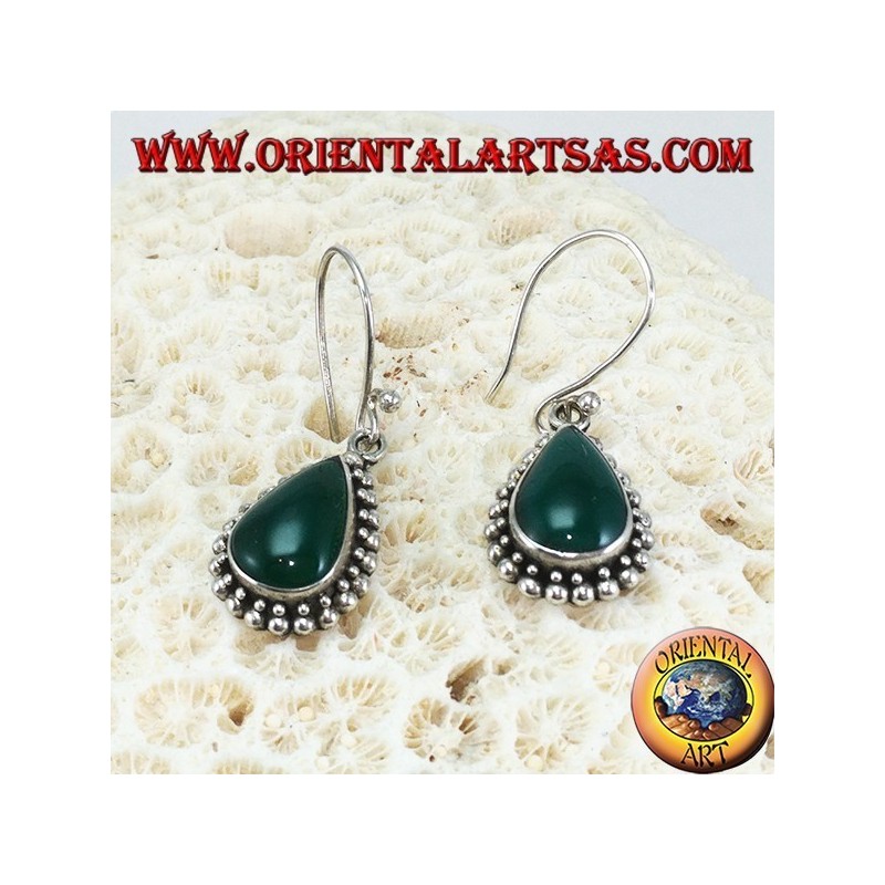 Boucles d'oreilles en argent avec agate verte goutte entourée de deux rangées de points