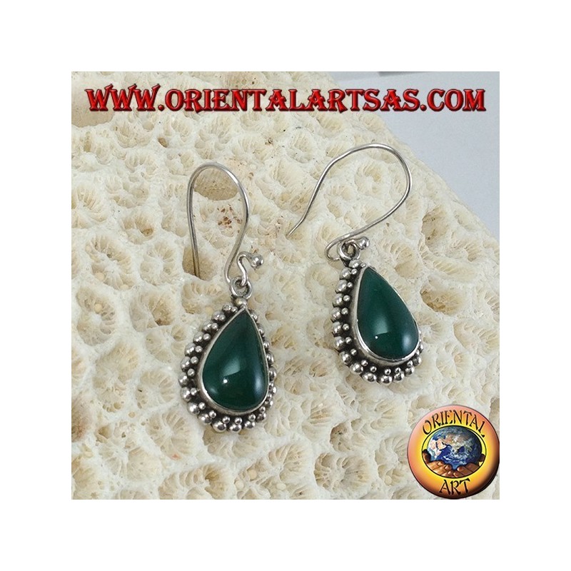 Pendientes de plata con ágata verde rodeada por dos filas de puntos