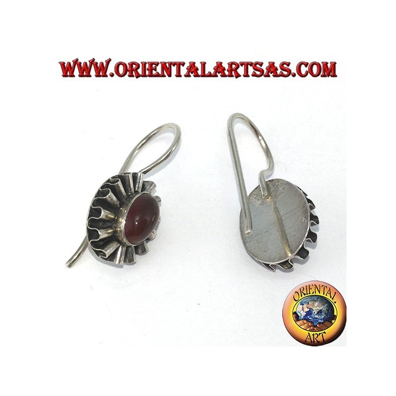 Boucles d'oreilles en argent avec cornaline ovale et contour d'onde