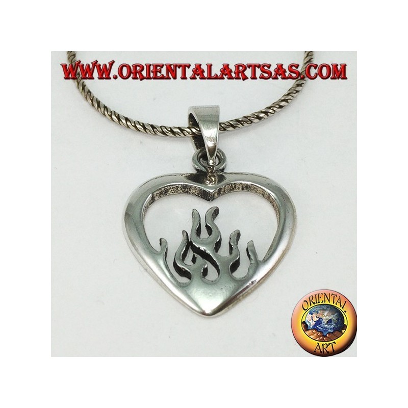 Pendentif en argent, coeur avec feu