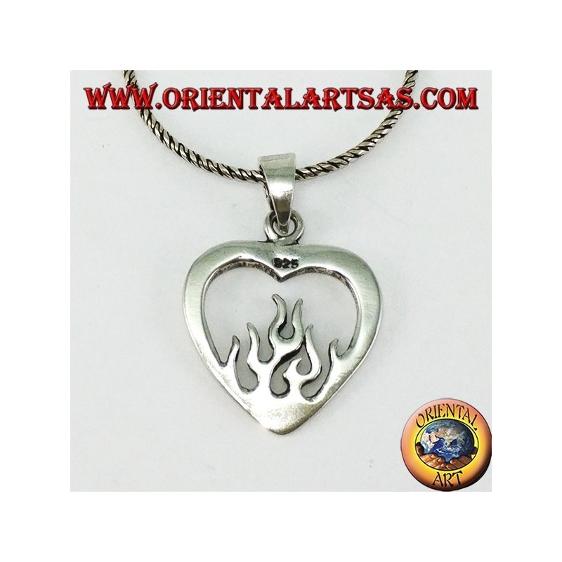 Pendentif en argent, coeur avec feu
