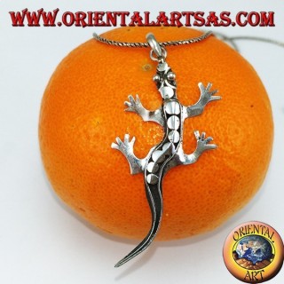 Pendant in gecko silver with studs on the back