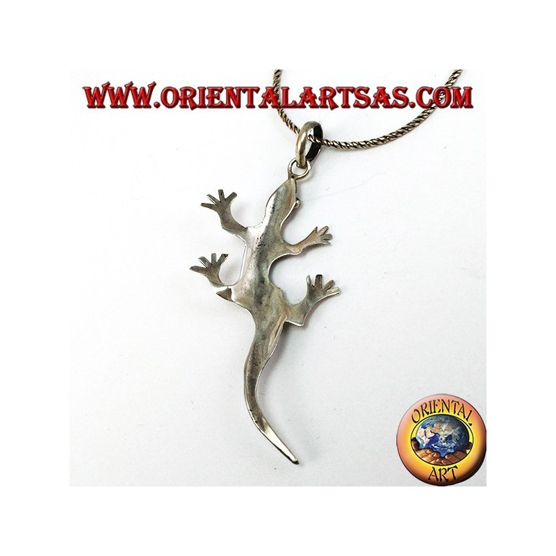 Pendentif en argent gecko avec des clous dans le dos