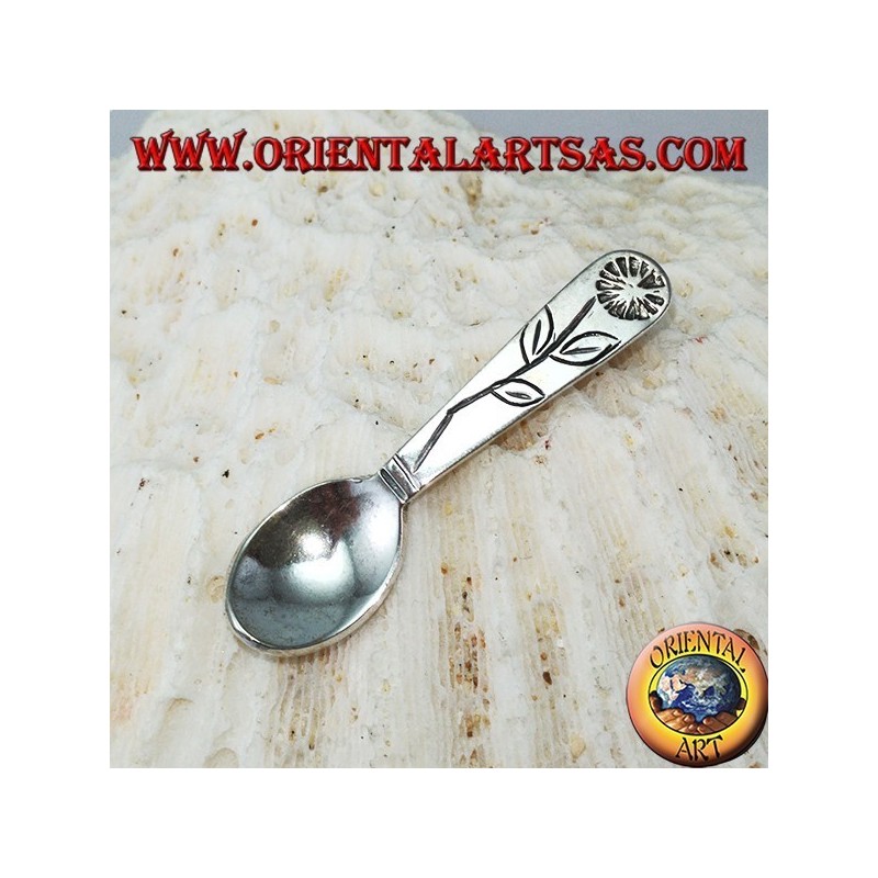 Pendant in silver teaspoon with an engraved flower