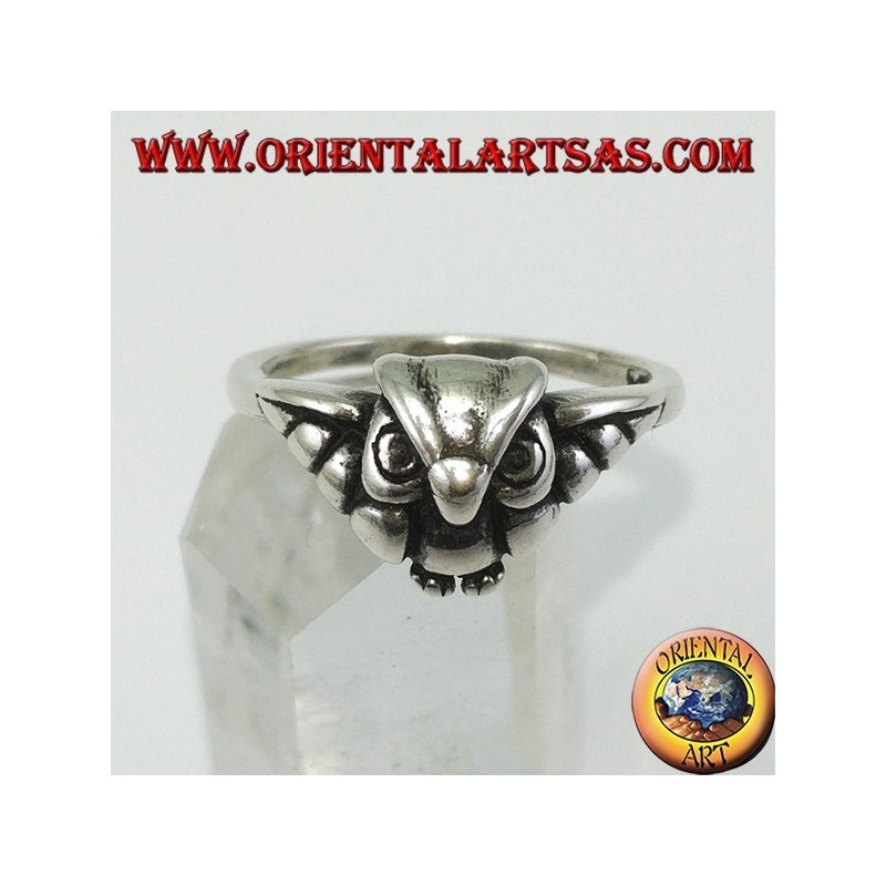 Pequeño anillo de plata con búho