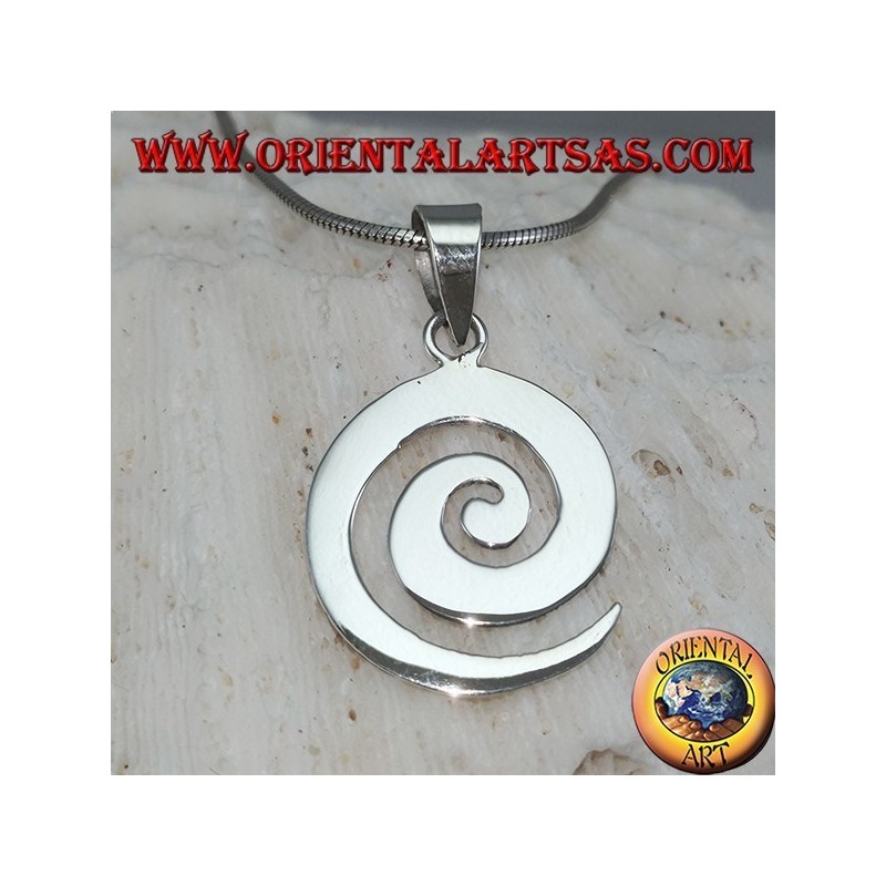 Colgante de plata en forma de espiral plana