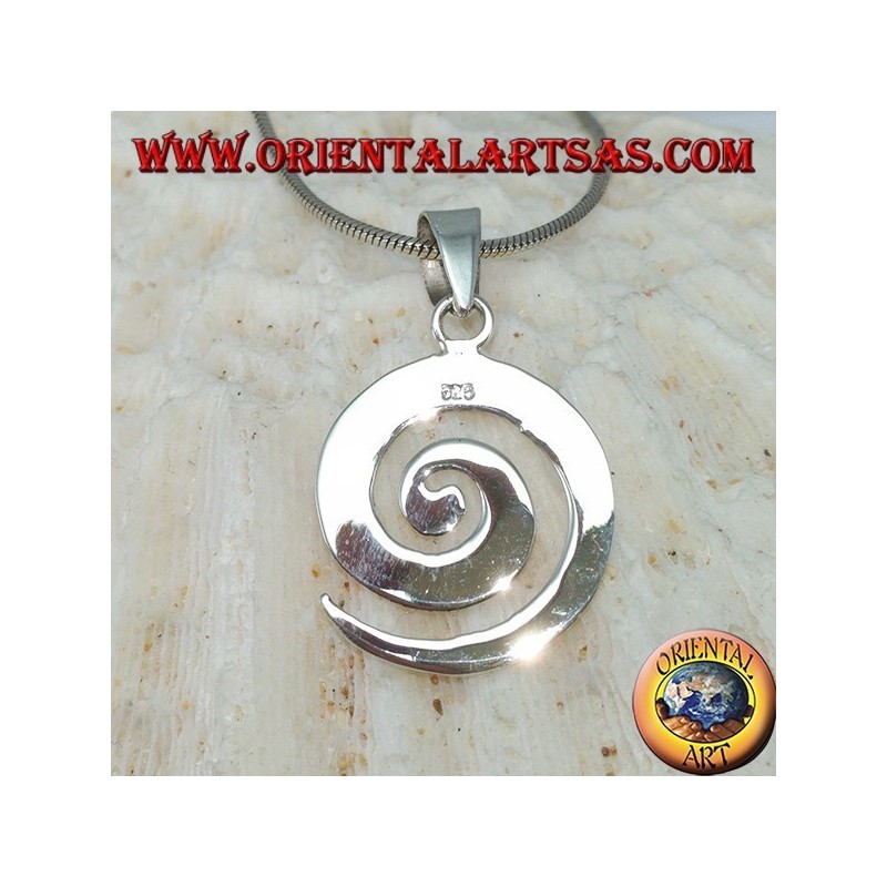 Colgante de plata en forma de espiral plana