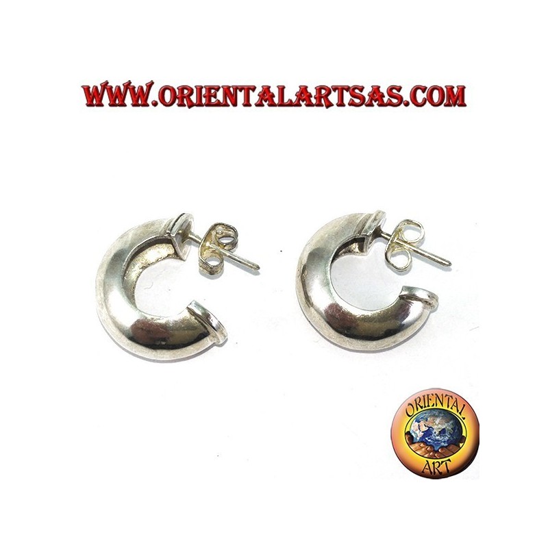 Large boucles d'oreilles en argent avec un fermoir papillon