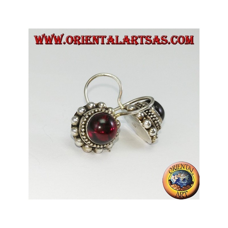 Boucles d'oreilles en argent avec grenat rond cabochon