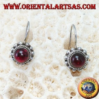 Boucles d'oreilles en argent avec grenat rond cabochon