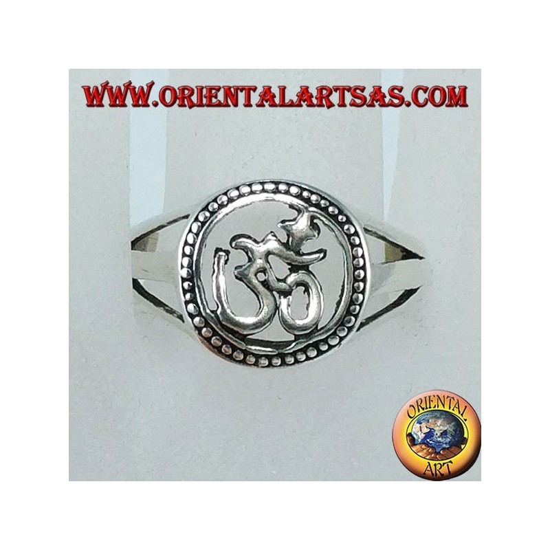 Anillo de plata, con Oṃ el mantra hindú más sagrado