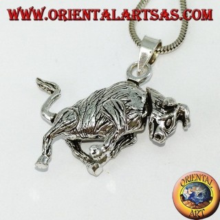 Pendentif en taureau en trois dimensions mobile argent déplace les jambes et la tête