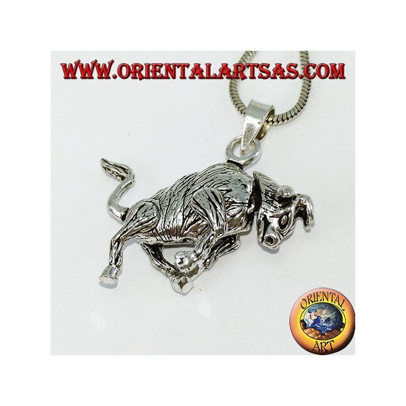 Pendant in silver three-dimensional bull mobile moves legs and head