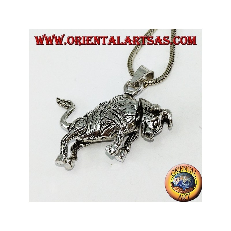 Pendant in silver three-dimensional bull mobile moves legs and head