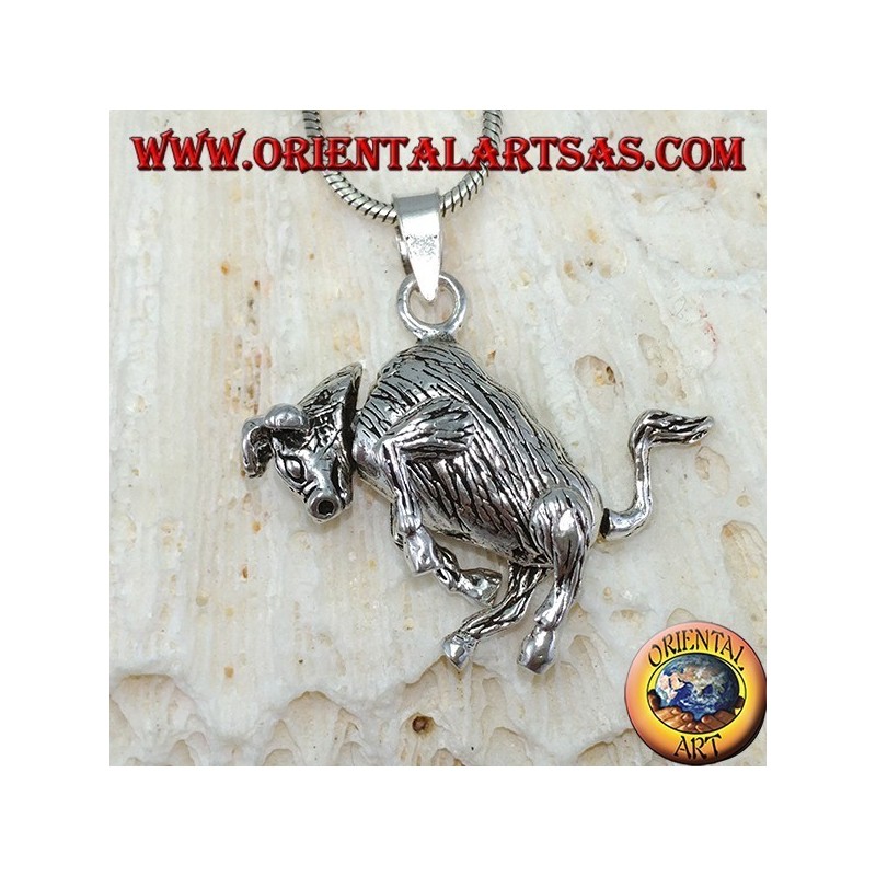 Pendant in silver three-dimensional bull mobile moves legs and head